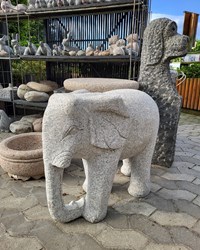 Granitelefant